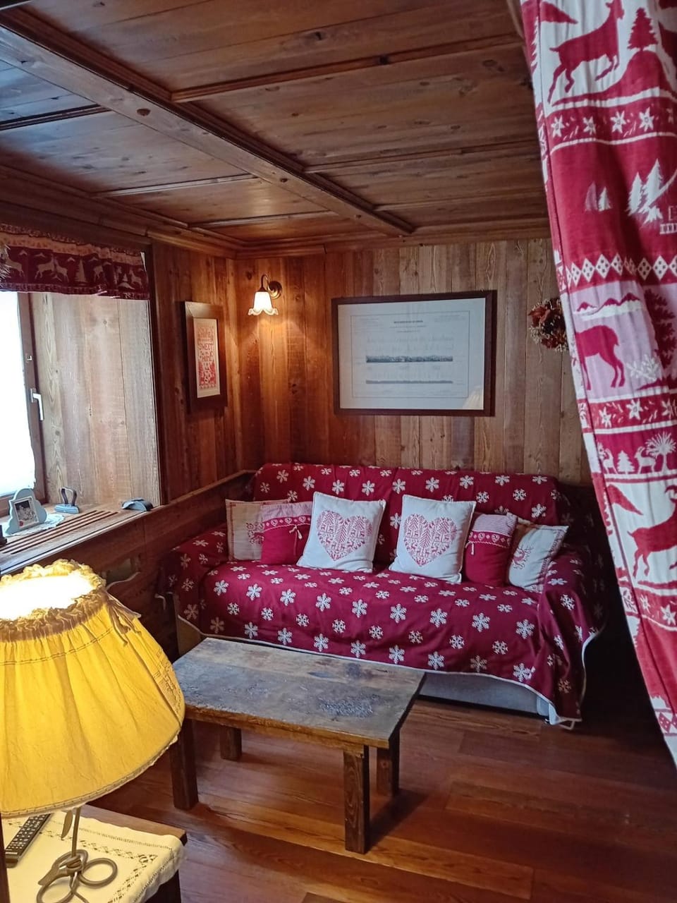 Pietra e Larice apartment with garage Apartment in La Thuile