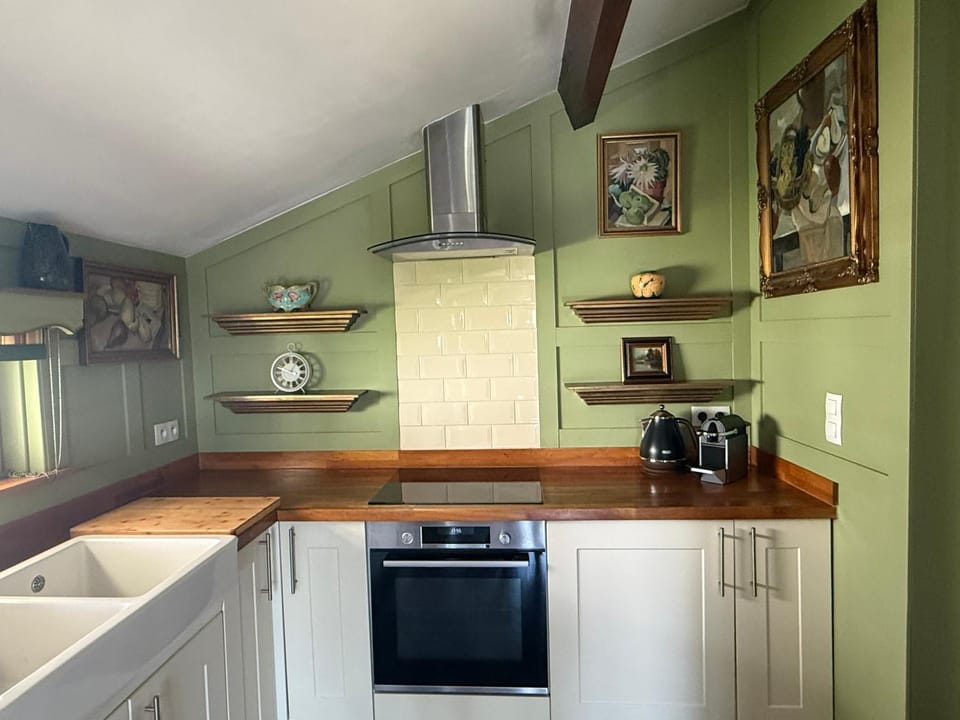 Kitchen or kitchenette, Living room
