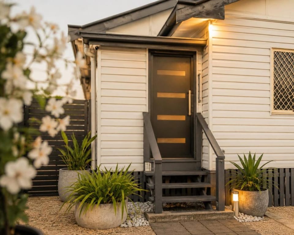 The Gatfield Lodge - Charming 3-Bedroom Retreat House in Toowoomba