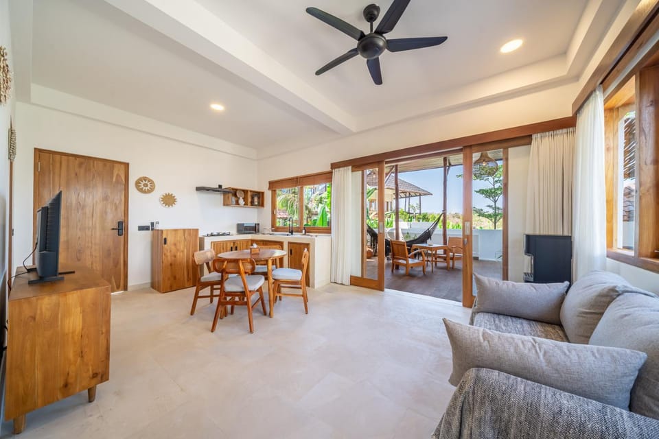 Hibiscus Garden Pool Residence Bed and Breakfast in Bali
