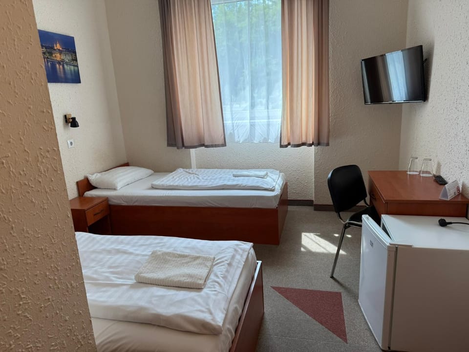 FREE MASSAGE, FREE BREAKFAST, no PARKING Hotel in Budapest