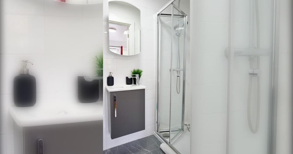 Comfortable 2BDR 2BA Home with Garden in New Cross House in London Borough of Southwark