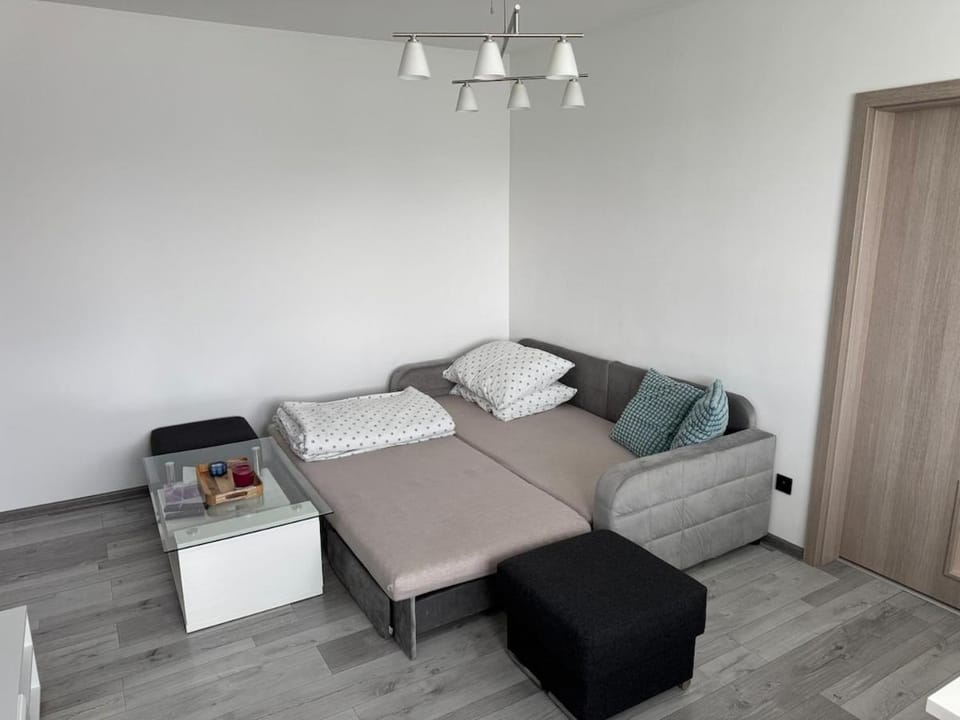 Bed, Living room