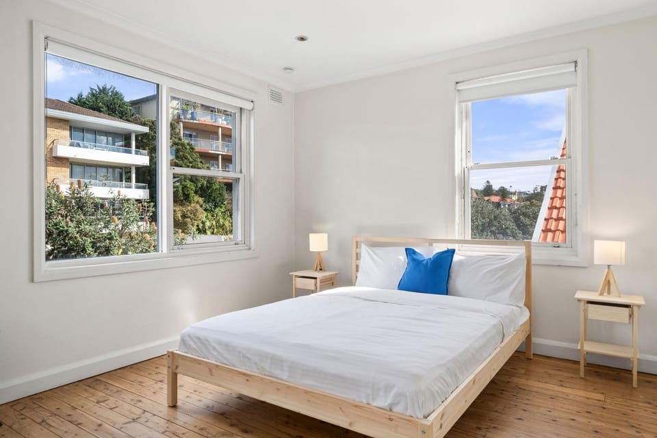 Bondi Beach Apt with Rooftop Ocean Views Apartment in Sydney
