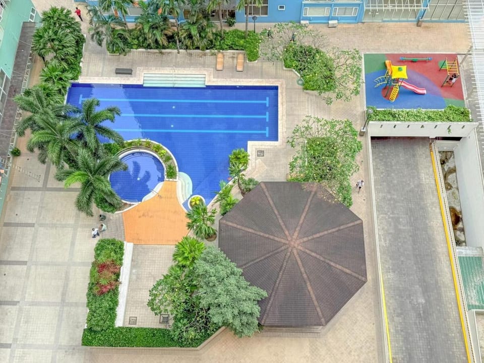 2BR Staycation Near BGC & McKinley Hill Apartment in Makati