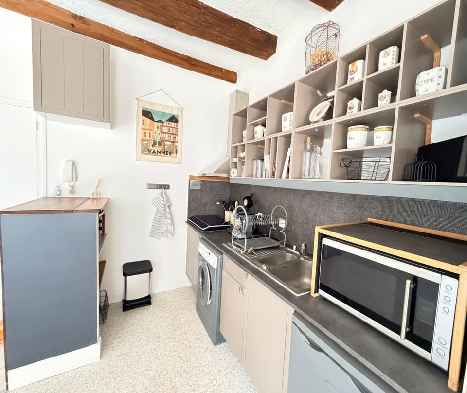Coffee/tea facilities, Kitchen or kitchenette, On site, Location, microwave, stove, stove, washing machine, kitchen