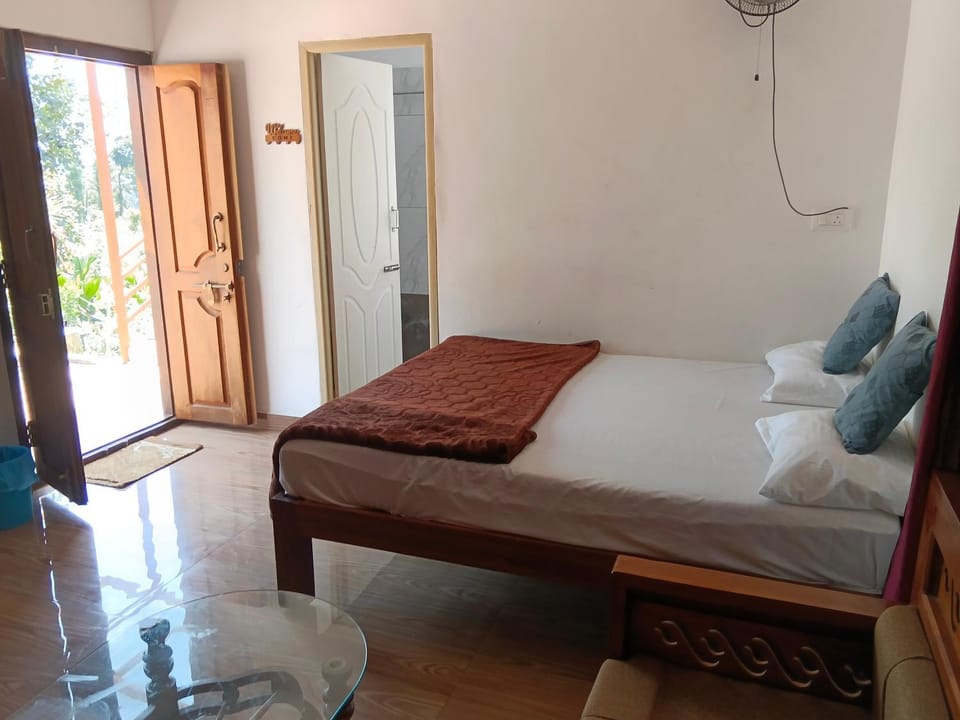 Sunside estate stay Vacation rental in Karnataka