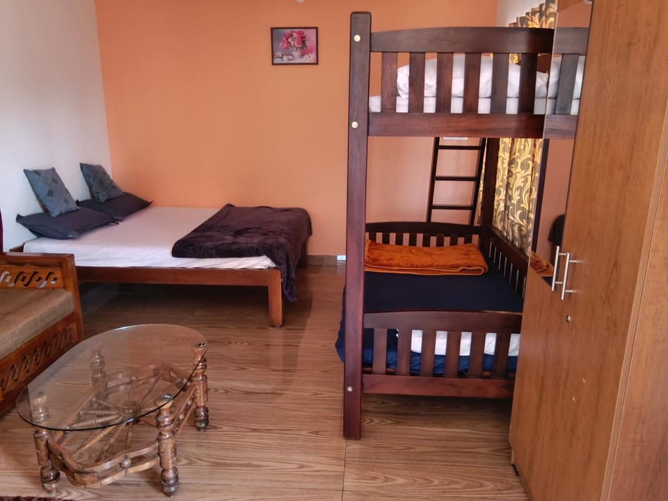 Sunside estate stay Vacation rental in Karnataka
