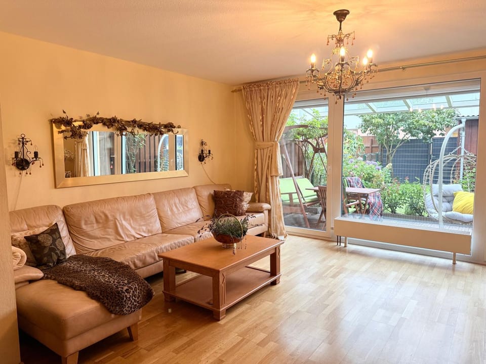 Living room, Garden view