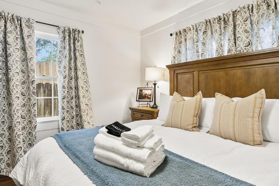 The Lurleen Lady - Downtown Northport Cottage House in Northport