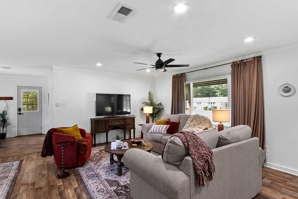 Little House off Main - Pet-Friendly Ranch House in Northport