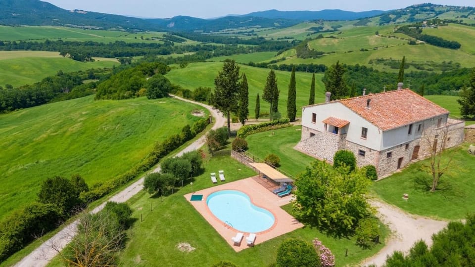 Property building, Bird's eye view, Garden, Garden view, Pool view, Swimming pool