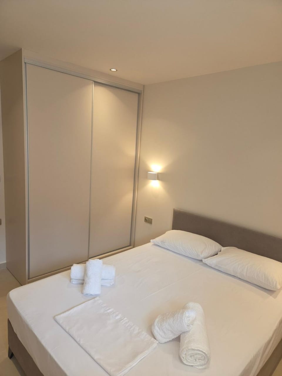 Bed, Bedroom, wardrobe
