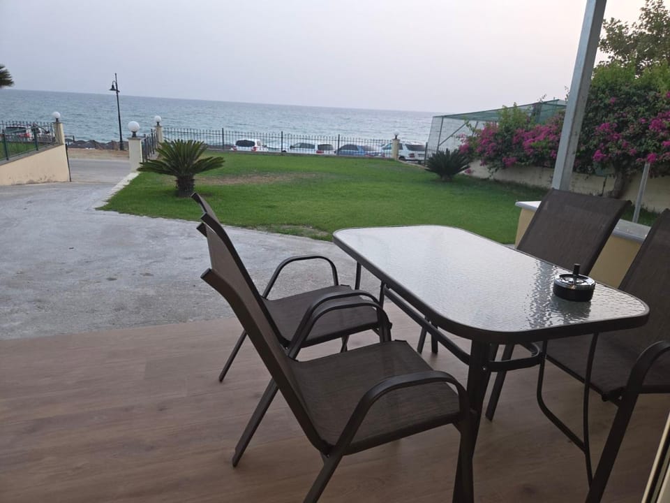 Patio, Natural landscape, View (from property/room), Balcony/Terrace, Beach, Sea view