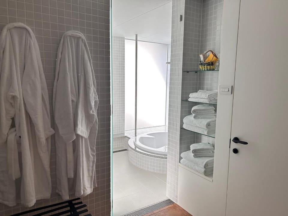 Bathroom, Bath