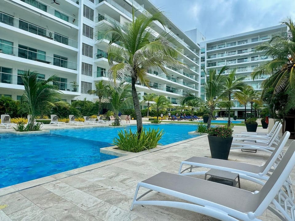 Swimming pool