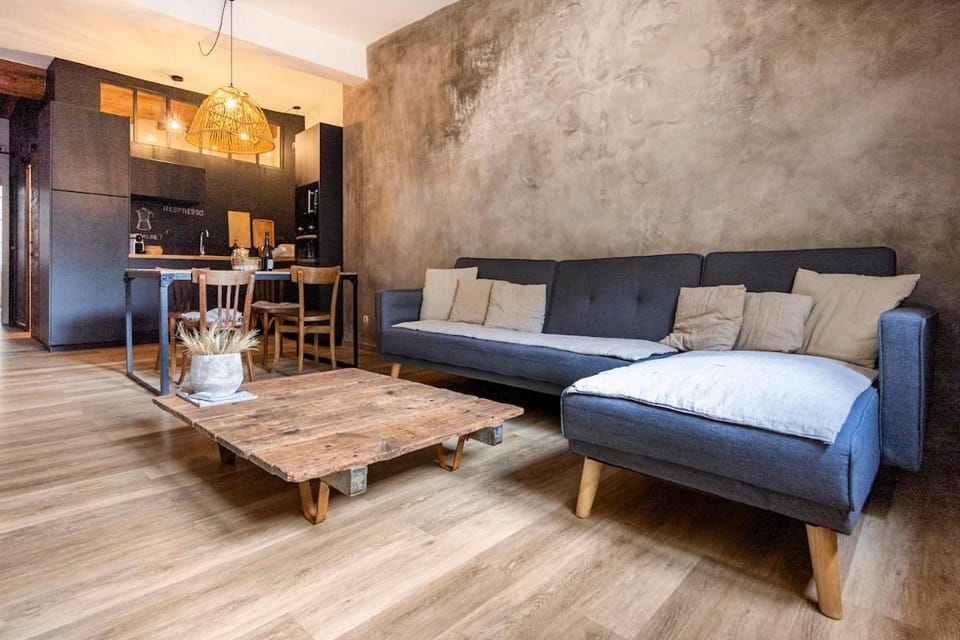 Kitchen or kitchenette, Living room