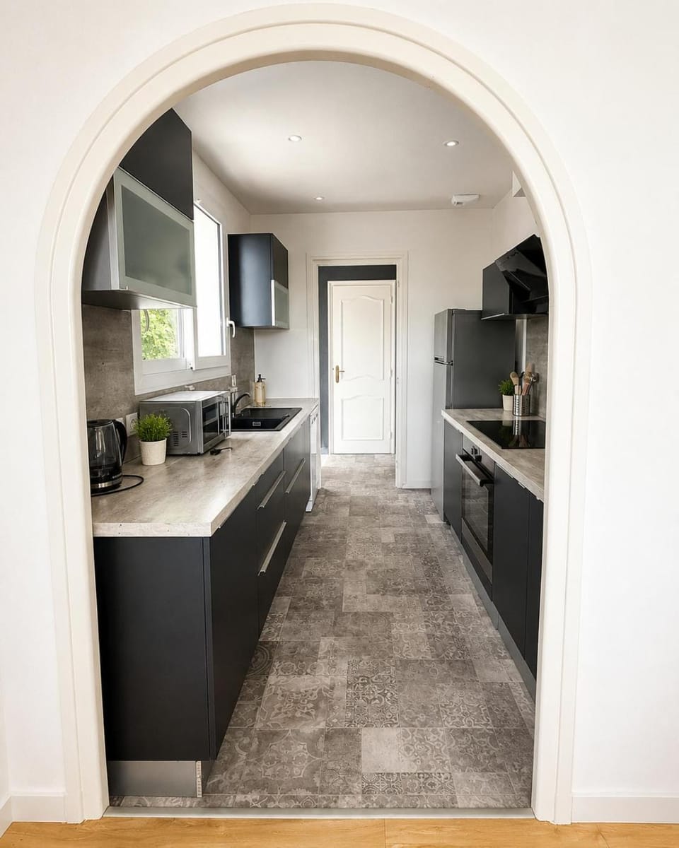 Kitchen or kitchenette