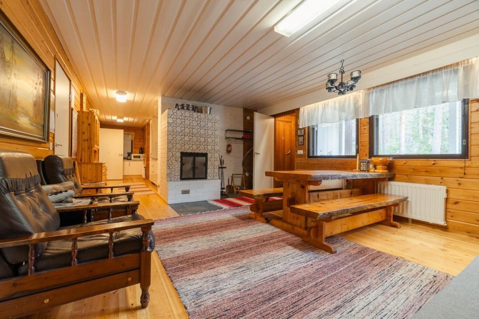 Living room, Seating area, Dining area, fireplace