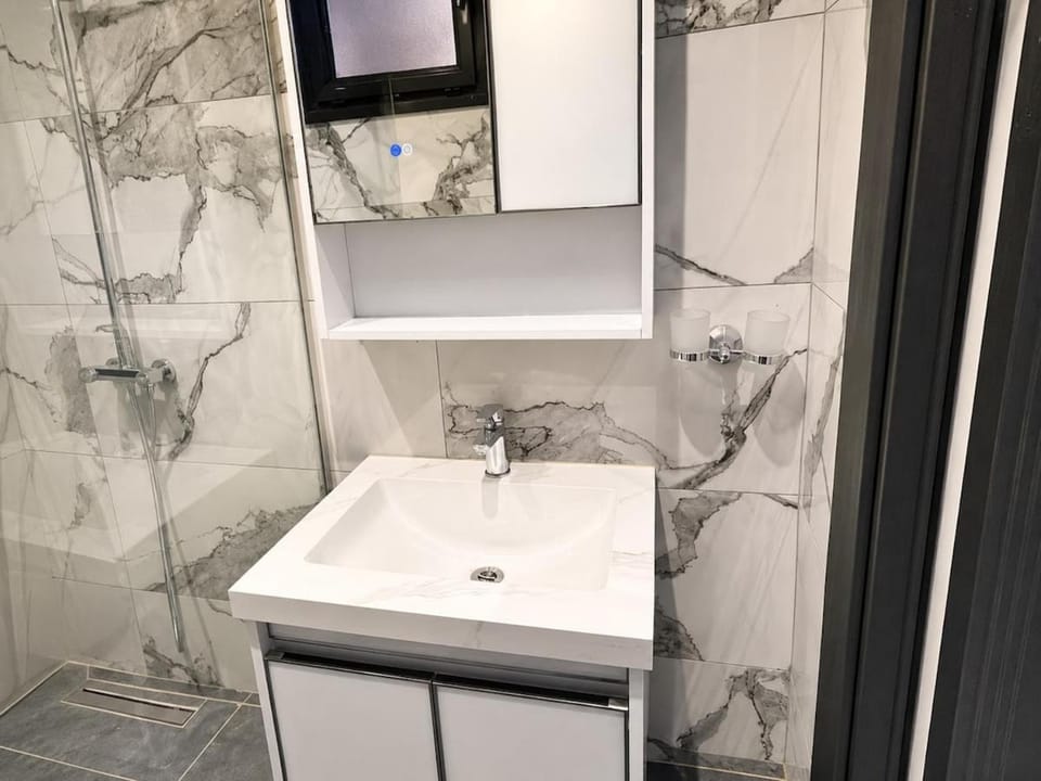 High End Almadies 2BR Gym Sauna AC & Fast WiFi Modern 1A Apartment in Dakar