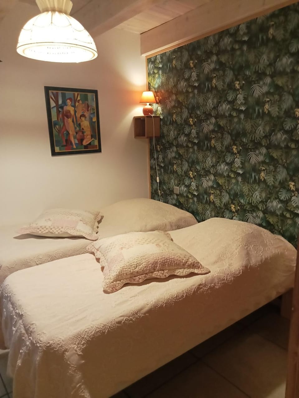 Le Charron - Chambre D'Hôtes Bed and Breakfast in Auvergne-Rhône-Alpes
