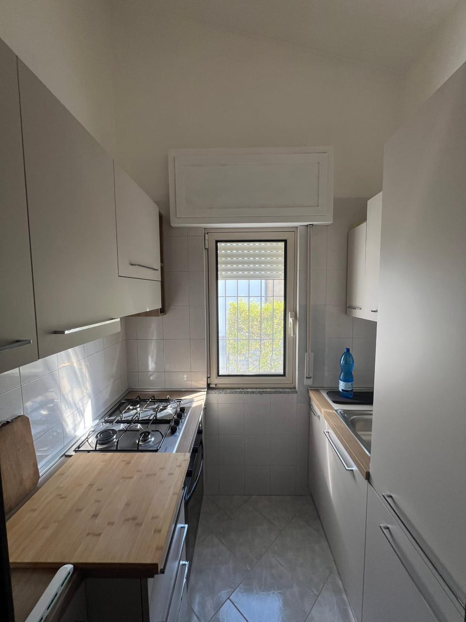 Kitchen or kitchenette, Dining area, microwave, oven, stove