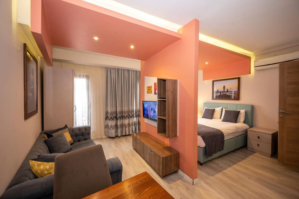 TV and multimedia, Photo of the whole room, Seating area
