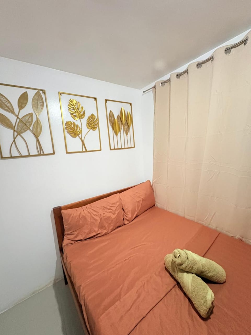 SkyPort Guest House Couple Room Bed and Breakfast in Puerto Princesa