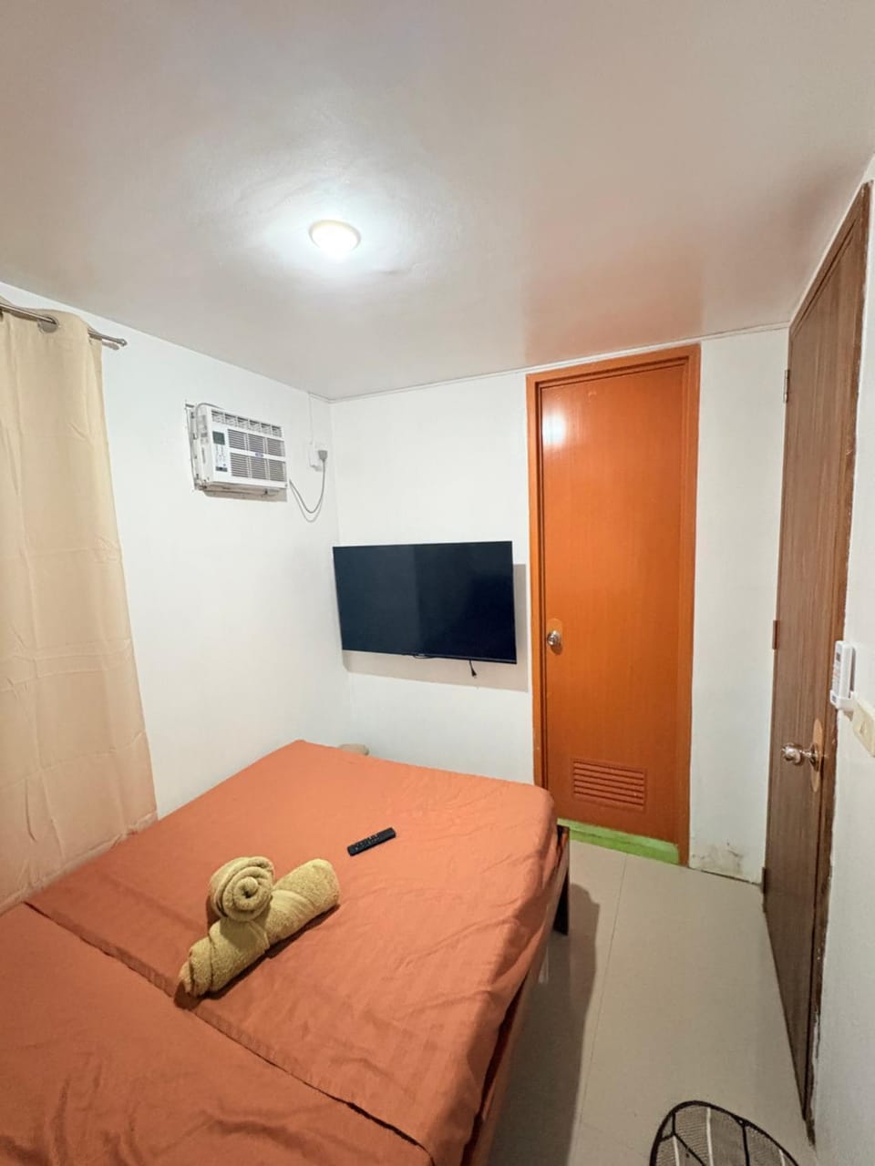 SkyPort Guest House Couple Room Bed and Breakfast in Puerto Princesa