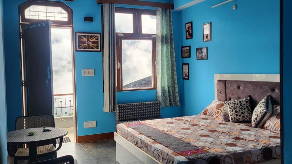 Bed, View (from property/room), Photo of the whole room, Bedroom