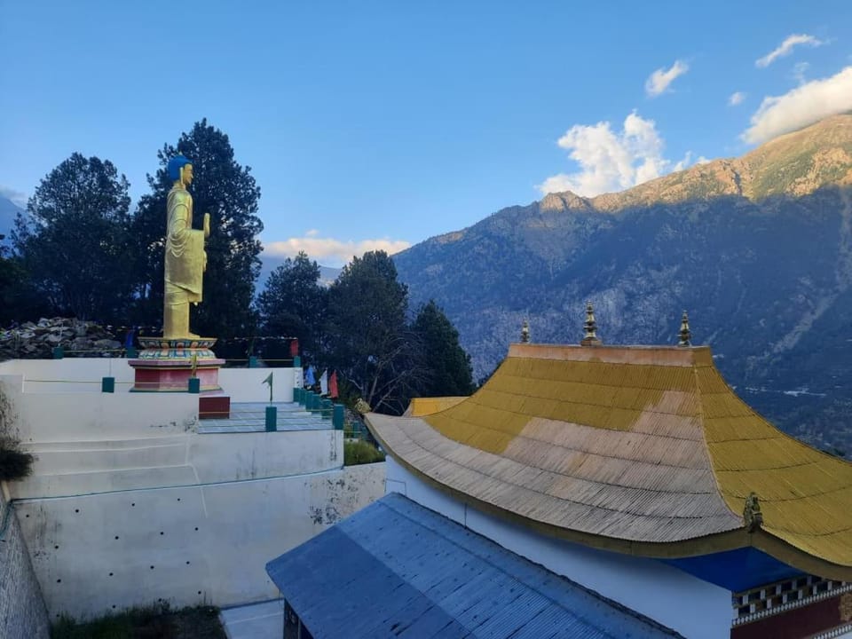 Nearby landmark, Neighbourhood, Natural landscape