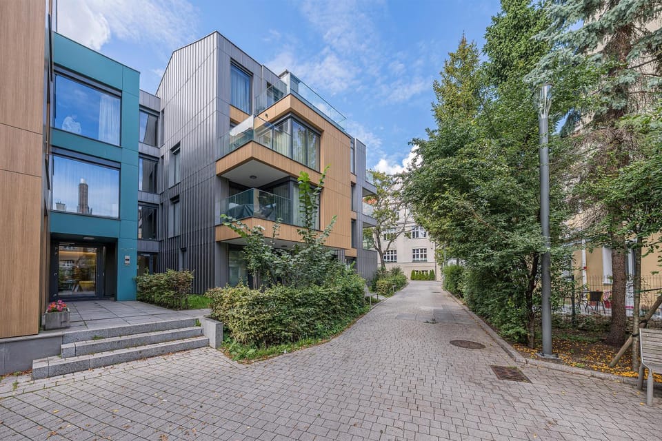 Property building, Day, Neighbourhood, Street view