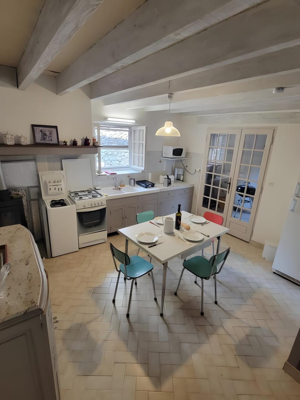 Property building, Kitchen or kitchenette, Living room