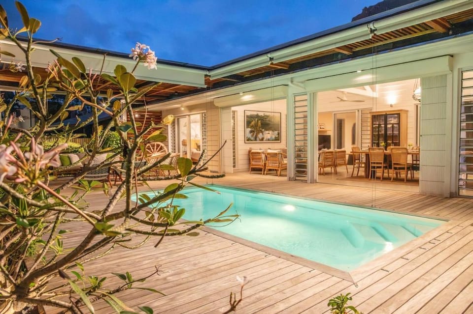 Luxury Beachfront Villa Private Pool & Beach Villa in Rivière Noire District, Mauritius