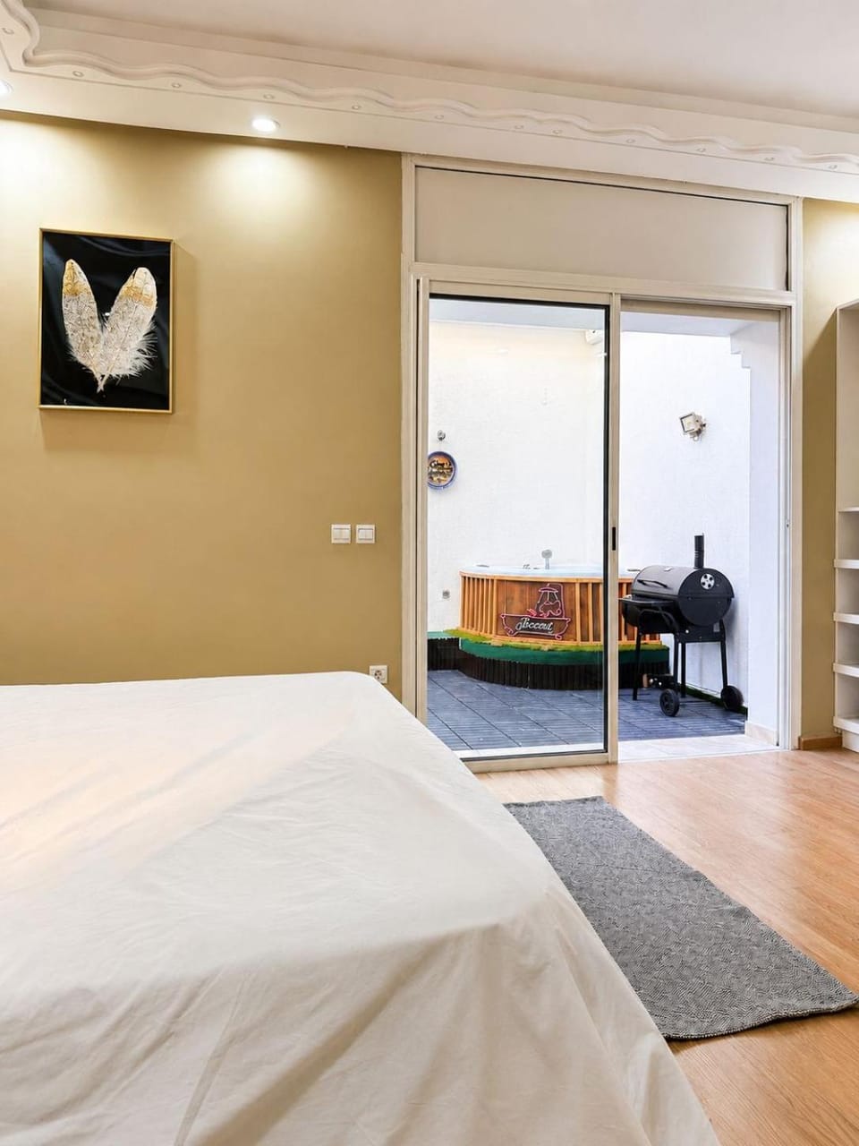 Bed, Photo of the whole room, Bedroom