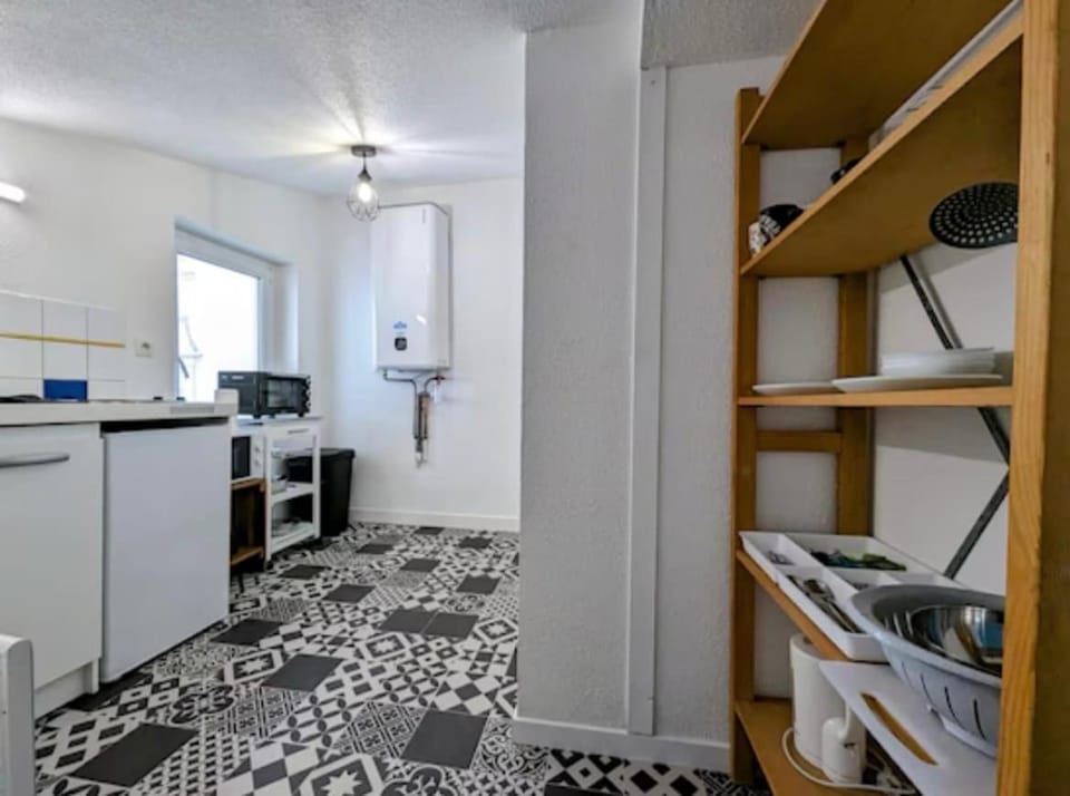 Kitchen or kitchenette, stove
