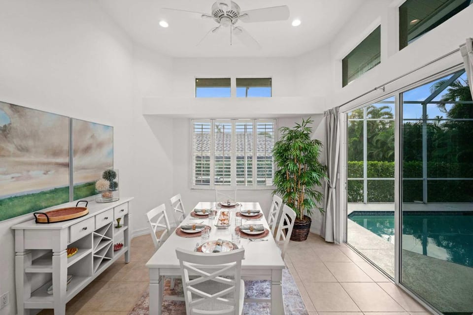 Casa Brisa - Walk to South Beach and Swim in Your Villa's Heated Pool Villa in Marco Island