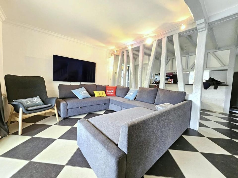 Maison 200 m2 - sous sol - piscine - 30 activités House in Normandy