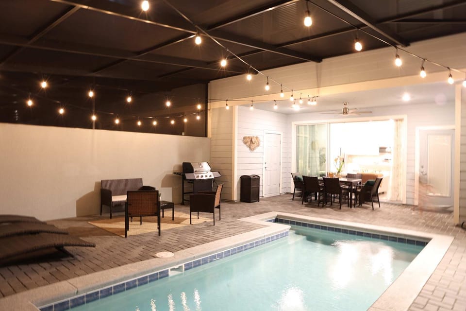 Private Pool Villa Near Disney & Resort Access House in Polk County