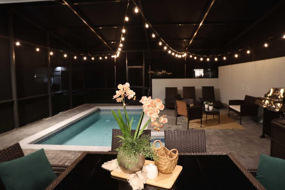 Private Pool Villa Near Disney & Resort Access House in Polk County