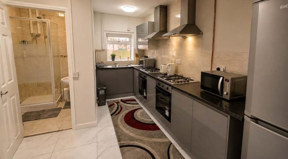 Coffee/tea facilities, Kitchen or kitchenette, dishwasher, minibar, oven, pet friendly, stove, toaster