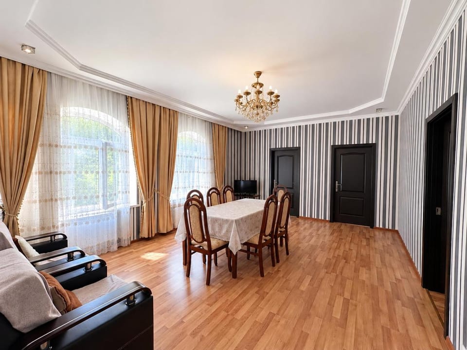 Living room, Seating area, Dining area