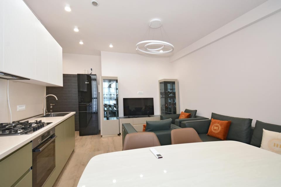 TV and multimedia, Photo of the whole room, Seating area, Dining area, Evening entertainment