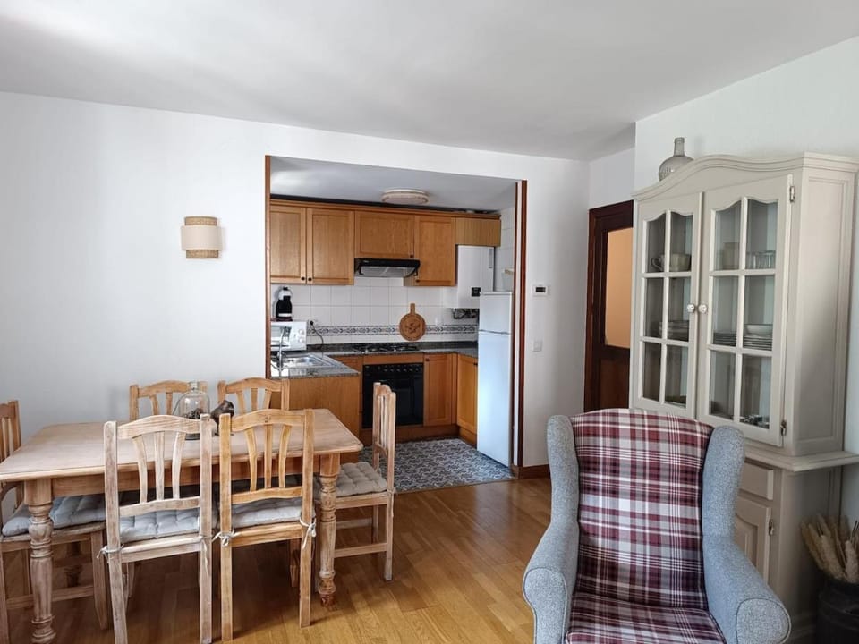 Kitchen or kitchenette, Living room, Dining area