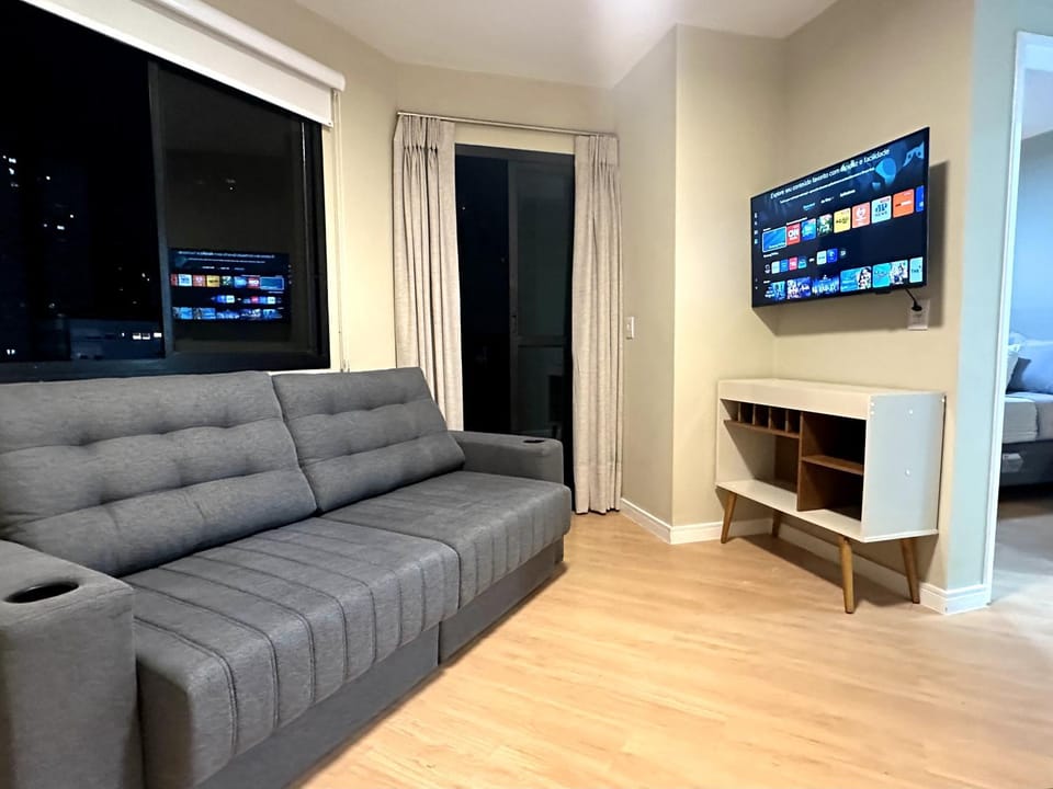 TV and multimedia, Balcony/Terrace, Living room, internet