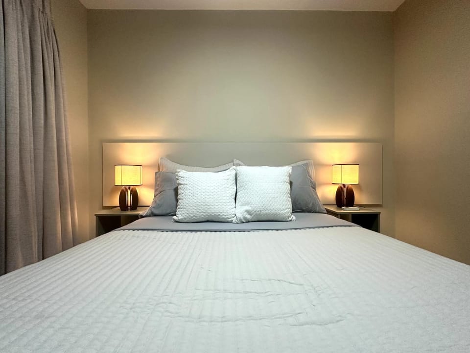 Bed, Bedroom, internet