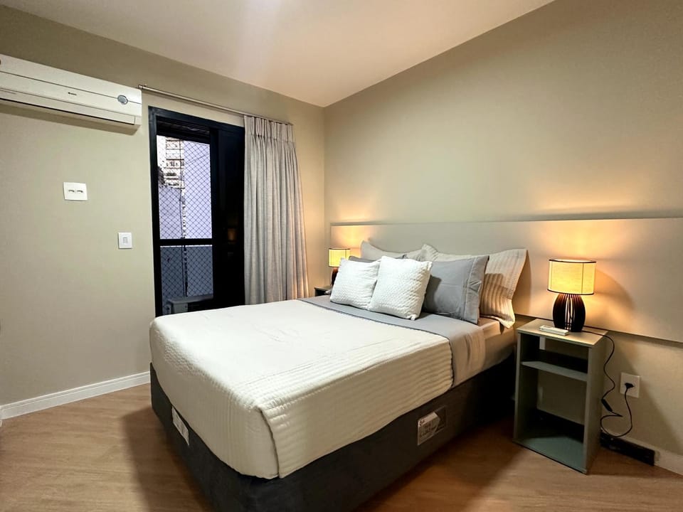 Balcony/Terrace, Bedroom, internet, air conditioner