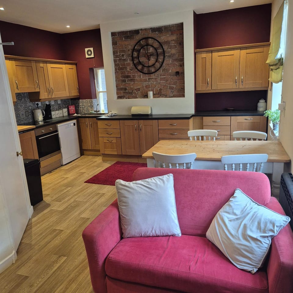Room 4 in shared flat Vacation rental in Carlisle