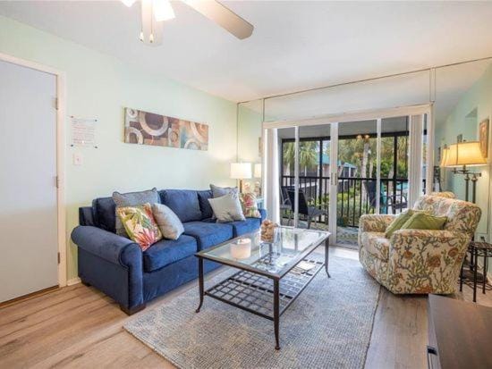 1 Bed1Bath, Pool View Condo, Walk to #1 Siesta Beach Apartment in Siesta Beach