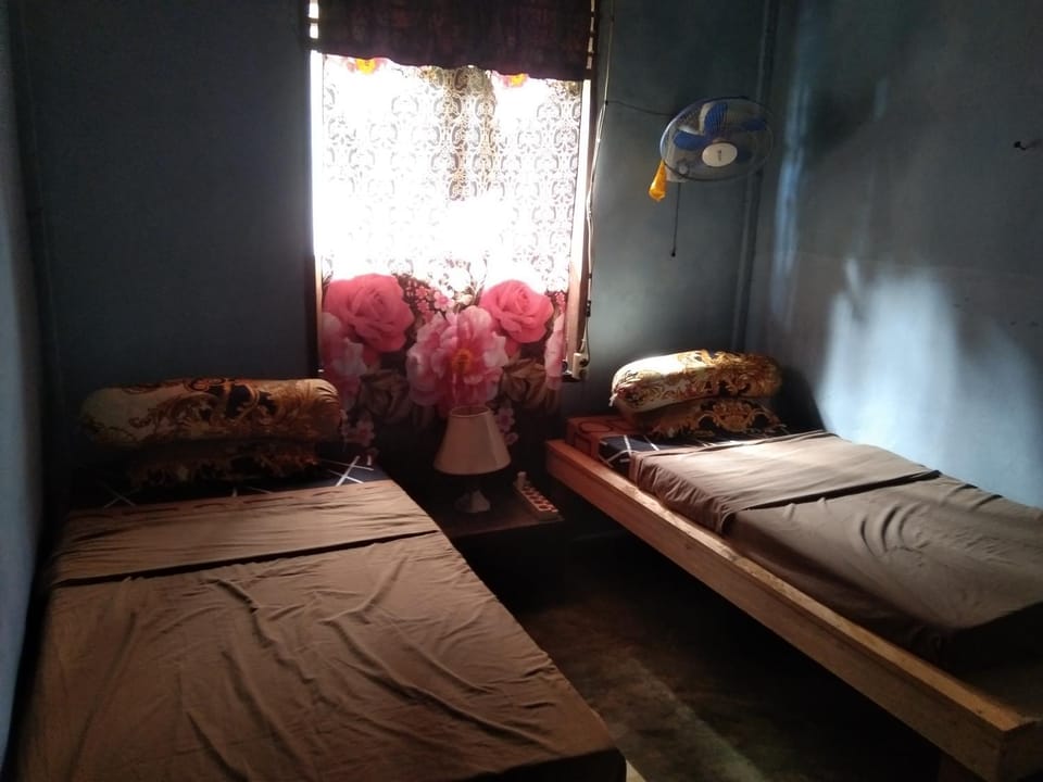 Telosforeshousesurf Vacation rental in Indonesia